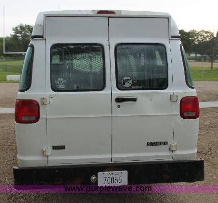 image for item 6326 1999 Dodge B3500 Ram Wagon van