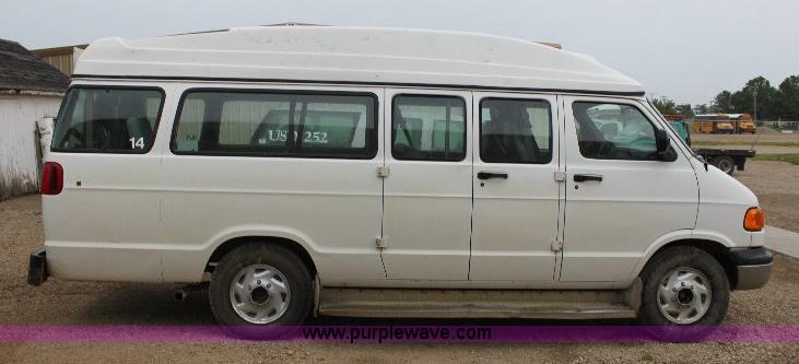 image for item 6326 1999 Dodge B3500 Ram Wagon van