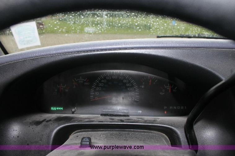 image for item 6326 1999 Dodge B3500 Ram Wagon van