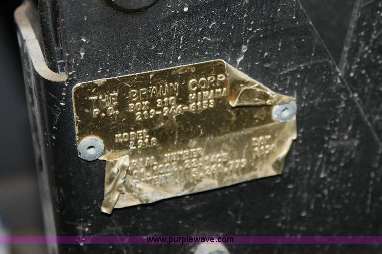 image for item 6326 1999 Dodge B3500 Ram Wagon van