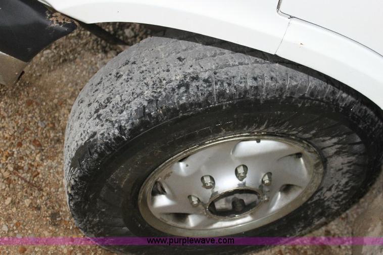 image for item 6326 1999 Dodge B3500 Ram Wagon van