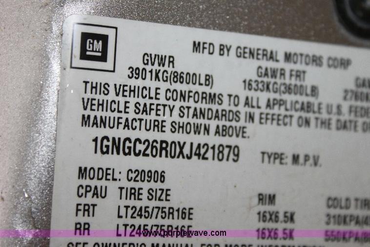 image for item 6327 1999 Chevrolet Suburban 2500 SUV