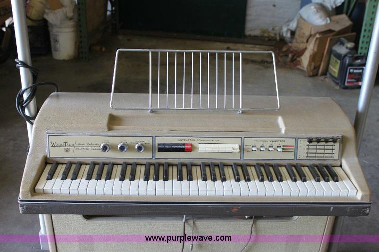 image for item 6328 Wurlitzer key note visualizer instructional pianos