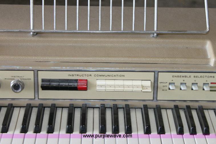 image for item 6328 Wurlitzer key note visualizer instructional pianos