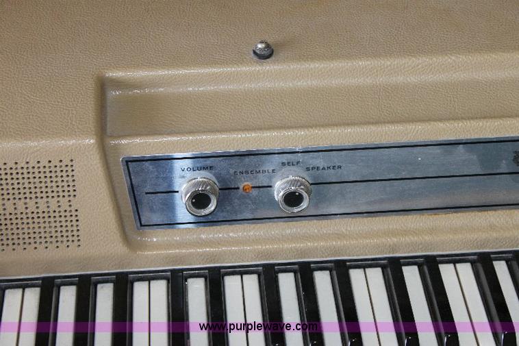 image for item 6328 Wurlitzer key note visualizer instructional pianos