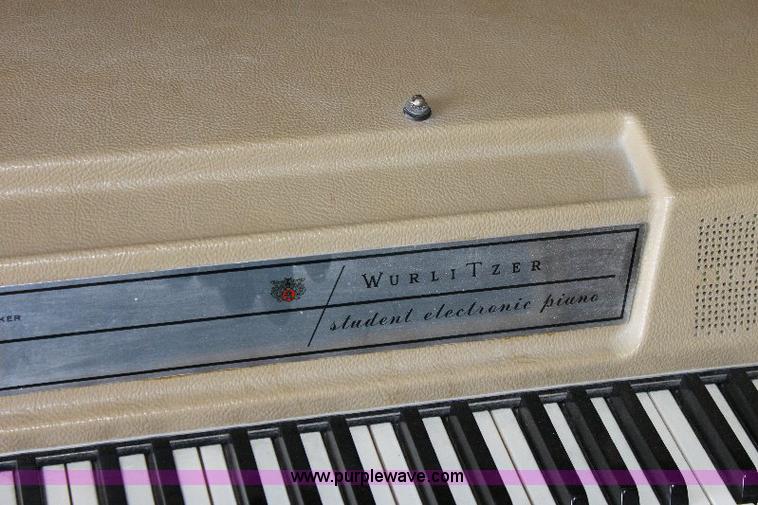 image for item 6328 Wurlitzer key note visualizer instructional pianos