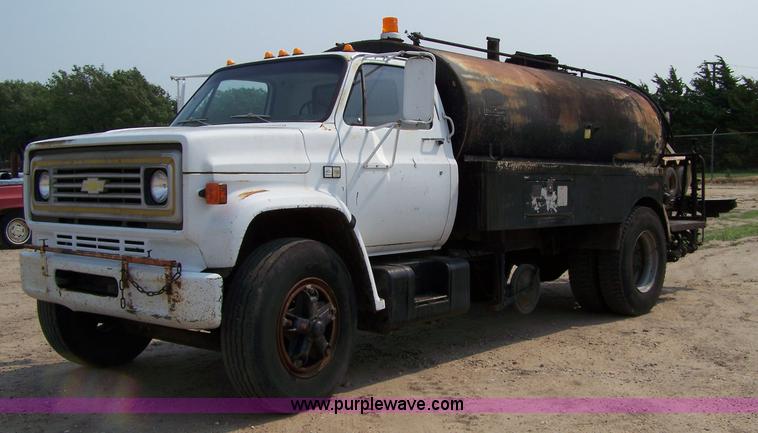 image for item 7319 1985 Chevrolet Kodiak oil spray truck