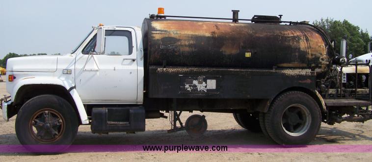 image for item 7319 1985 Chevrolet Kodiak oil spray truck