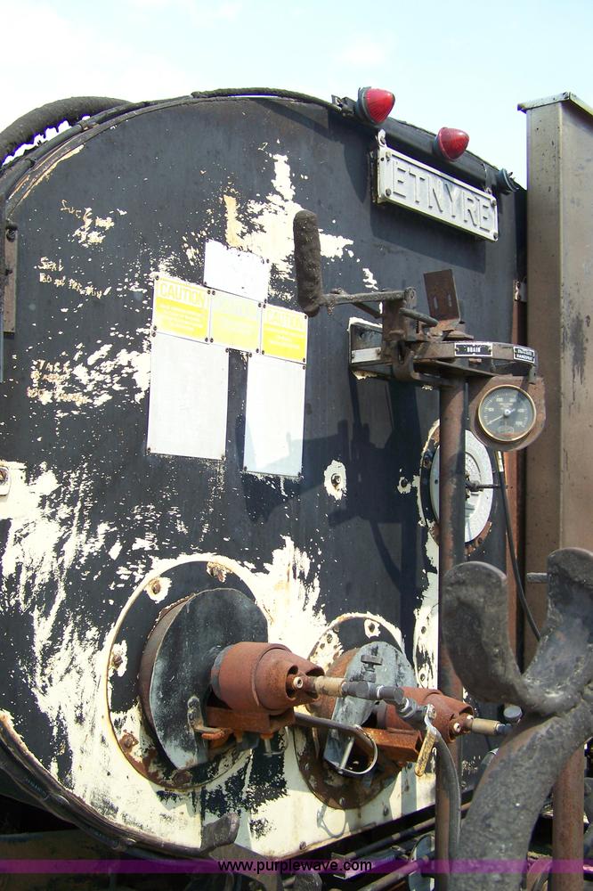 image for item 7319 1985 Chevrolet Kodiak oil spray truck