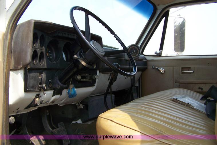 image for item 7319 1985 Chevrolet Kodiak oil spray truck