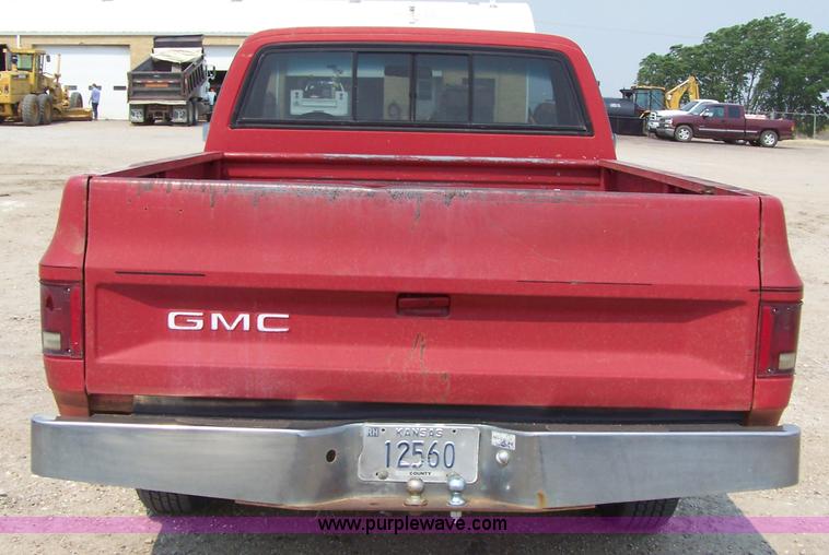 image for item 7320 1985 GMC Sierra C1500 pickup truck