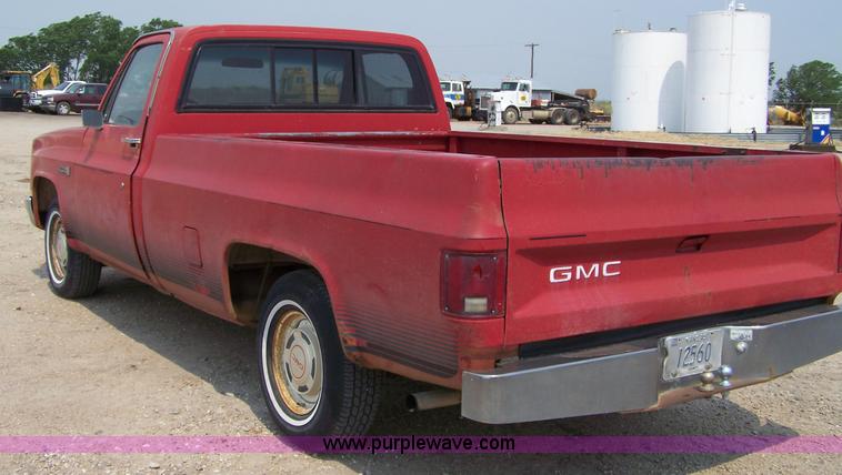image for item 7320 1985 GMC Sierra C1500 pickup truck