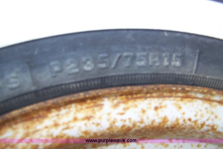 image for item 7320 1985 GMC Sierra C1500 pickup truck