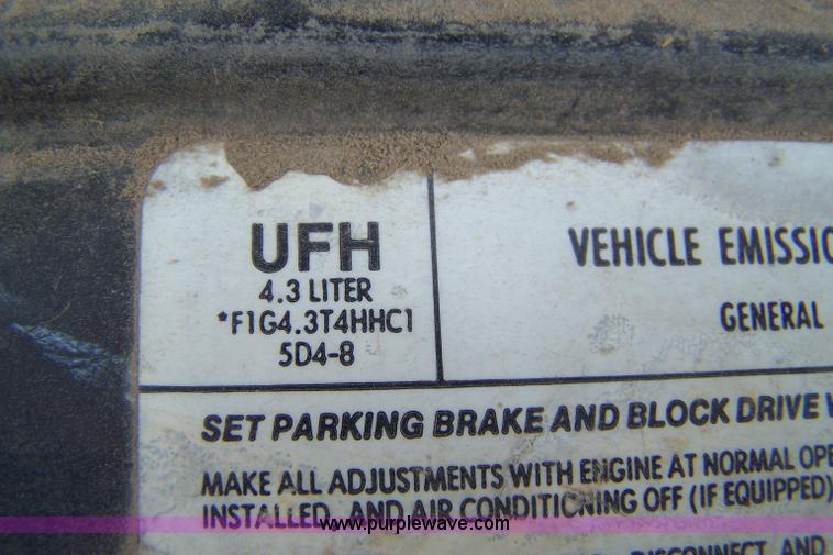 image for item 7320 1985 GMC Sierra C1500 pickup truck