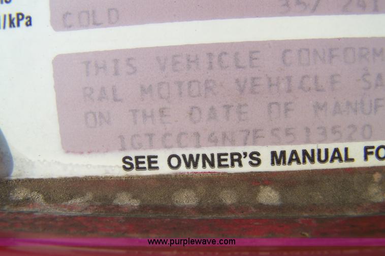 image for item 7320 1985 GMC Sierra C1500 pickup truck