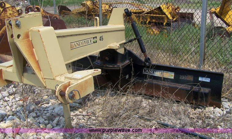 image for item 7321 Land Pride 45 three point blade