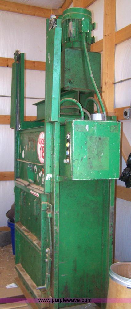 image for item 7383 Cardboard/paper baler
