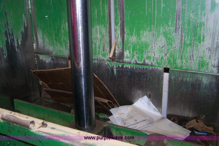 image for item 7383 Cardboard/paper baler
