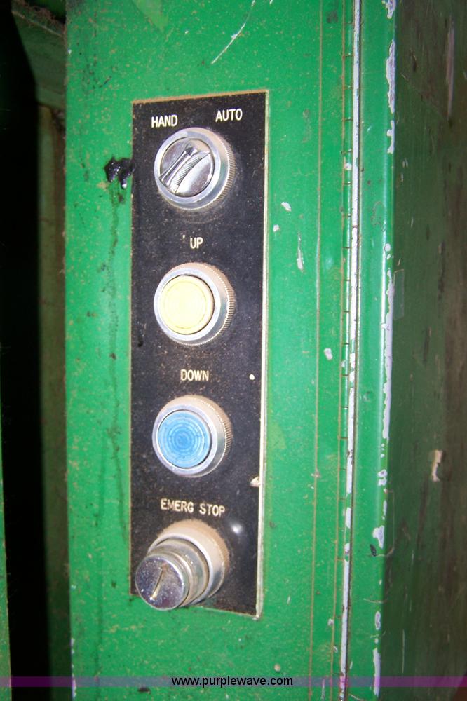 image for item 7383 Cardboard/paper baler