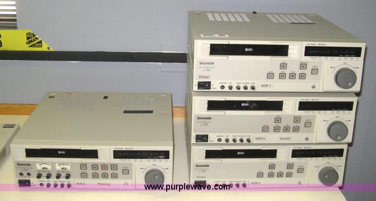image for item 8005 Assorted VHS players