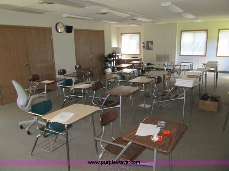 image for item A1001 1998 Satellite mobile classroom