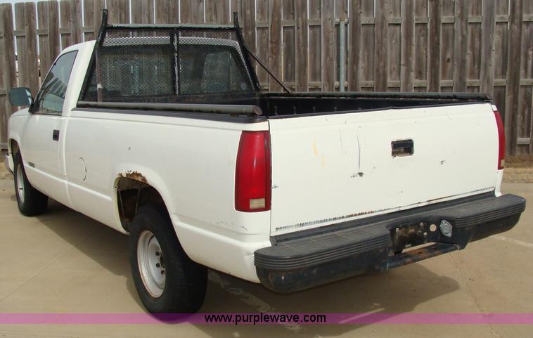 image for item A1004 1988 Chevrolet C1500 Cheyenne pickup truck