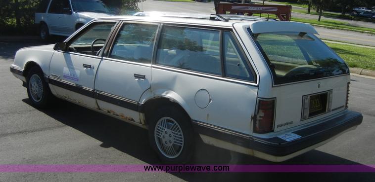 image for item A3002 1991 Pontiac 6000 LE Safari station wagon