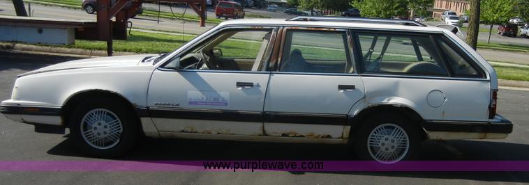 image for item A3002 1991 Pontiac 6000 LE Safari station wagon