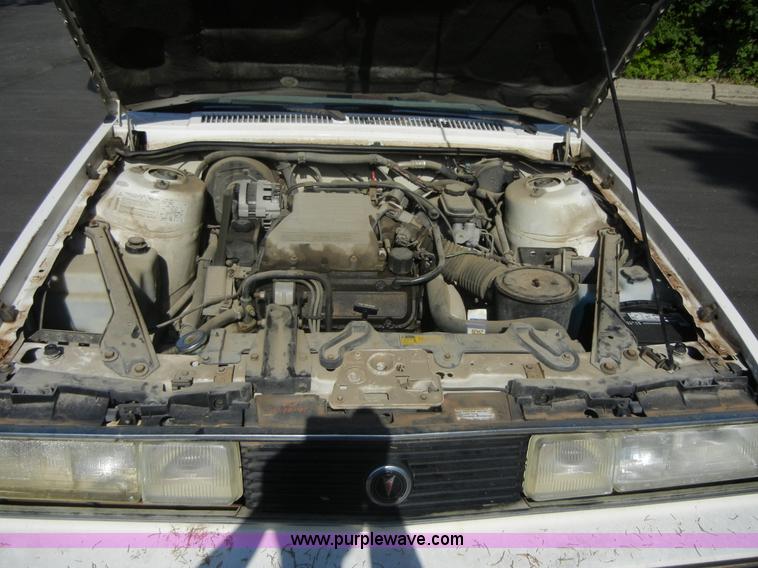 image for item A3002 1991 Pontiac 6000 LE Safari station wagon
