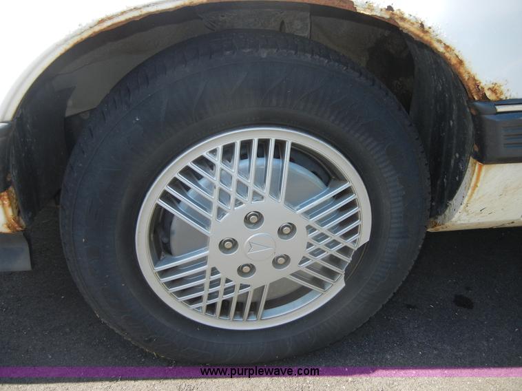 image for item A3002 1991 Pontiac 6000 LE Safari station wagon