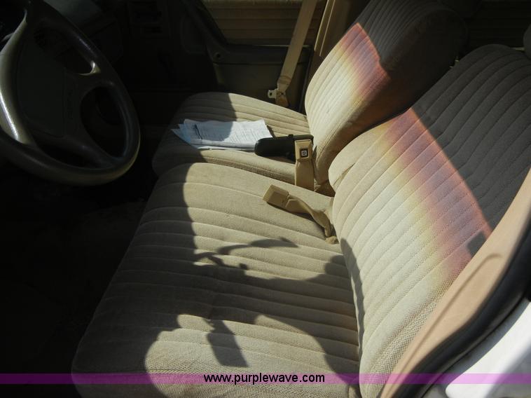 image for item A3002 1991 Pontiac 6000 LE Safari station wagon