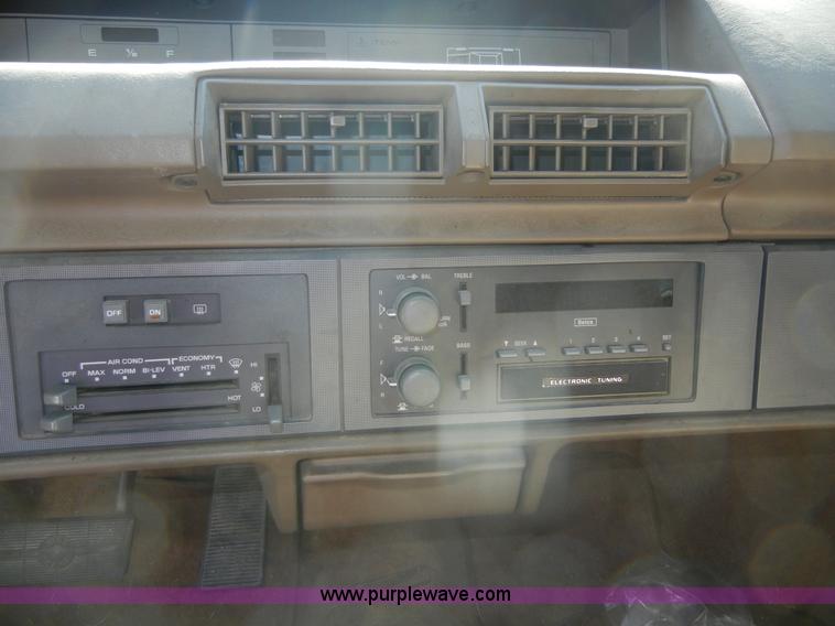 image for item A3002 1991 Pontiac 6000 LE Safari station wagon