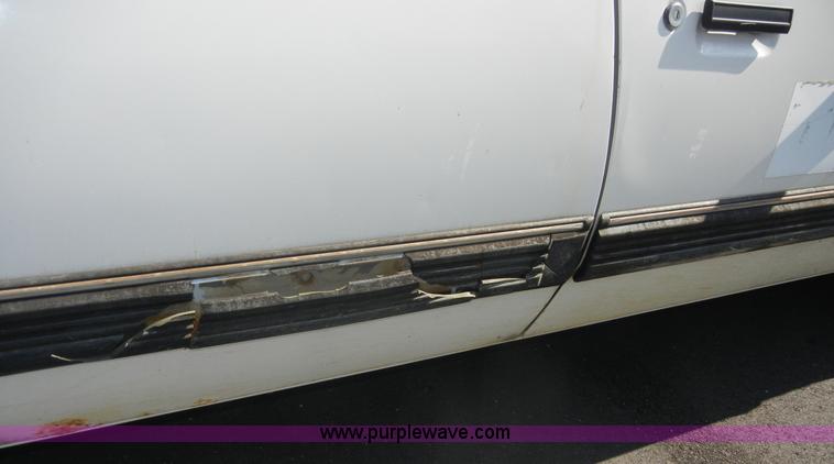 image for item A3002 1991 Pontiac 6000 LE Safari station wagon
