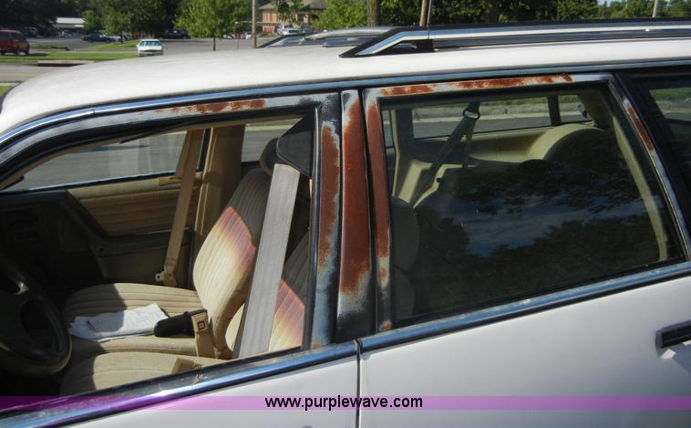 image for item A3002 1991 Pontiac 6000 LE Safari station wagon