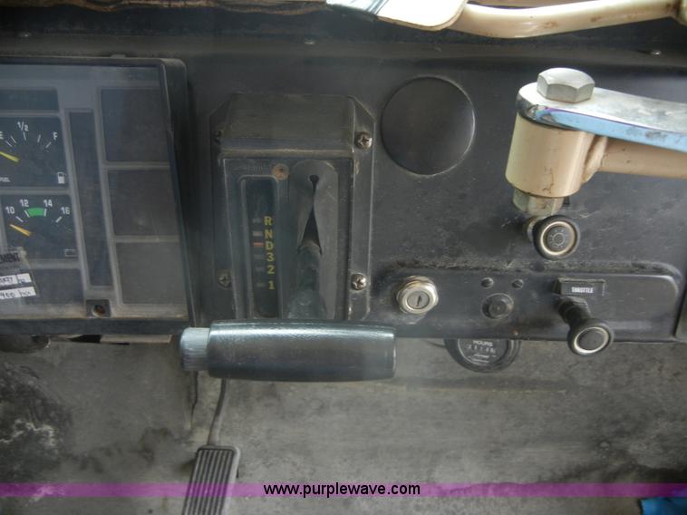 image for item A3003 1993 International 3700 Blue Bird 37' bus