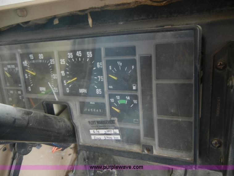 image for item A3003 1993 International 3700 Blue Bird 37' bus