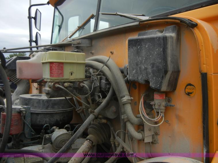 image for item A3003 1993 International 3700 Blue Bird 37' bus