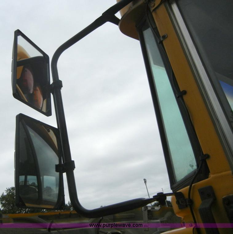 image for item A3003 1993 International 3700 Blue Bird 37' bus