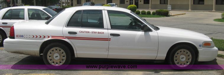 image for item A4252 2003 Ford Crown Victoria Police Interceptor