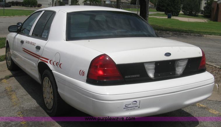 image for item A4252 2003 Ford Crown Victoria Police Interceptor