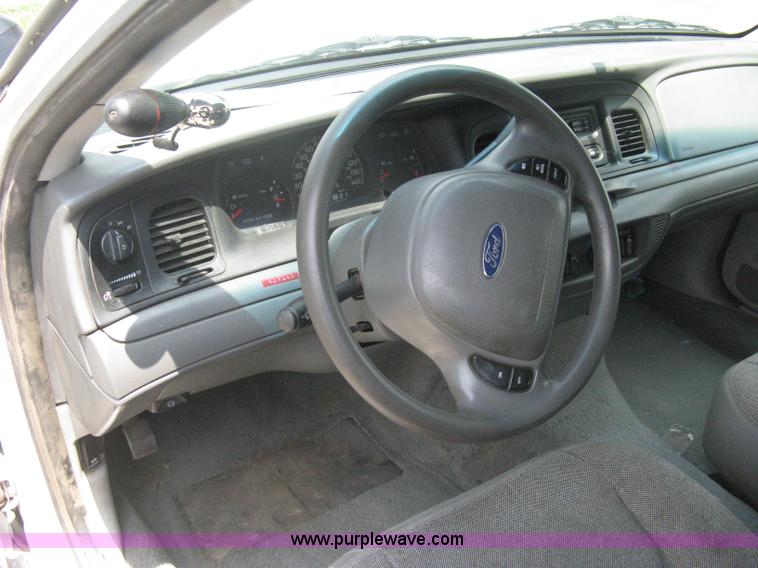 image for item A4252 2003 Ford Crown Victoria Police Interceptor