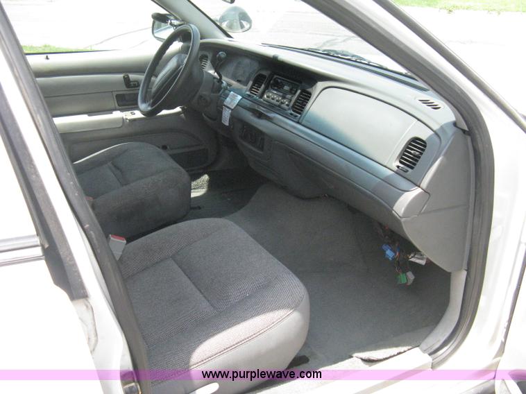 image for item A4252 2003 Ford Crown Victoria Police Interceptor