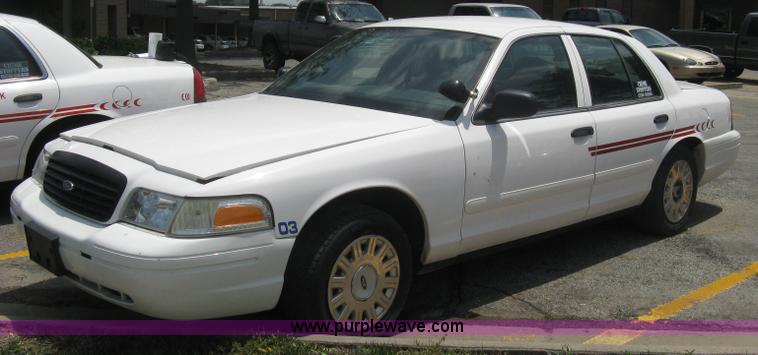 image for item A4253 2005 Ford Crown Victoria Police Interceptor