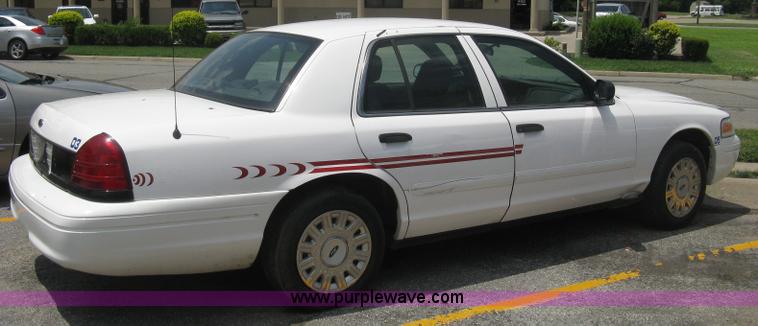 image for item A4253 2005 Ford Crown Victoria Police Interceptor