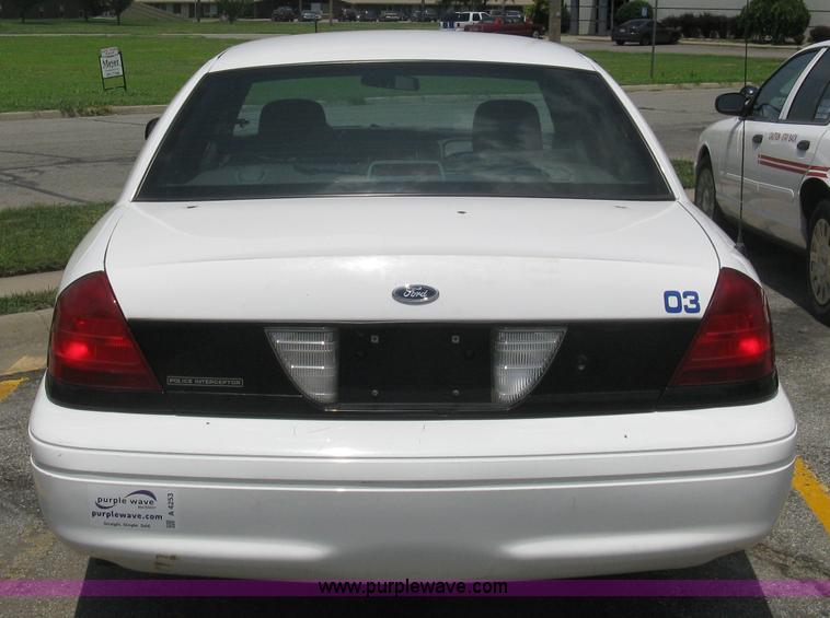 image for item A4253 2005 Ford Crown Victoria Police Interceptor