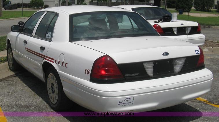 image for item A4253 2005 Ford Crown Victoria Police Interceptor