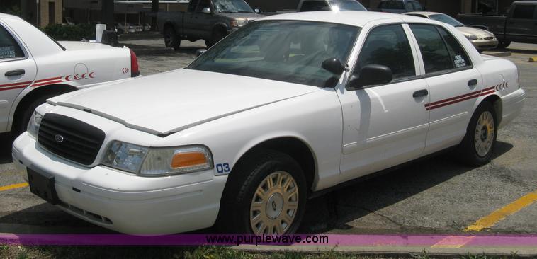 image for item A4253 2005 Ford Crown Victoria Police Interceptor