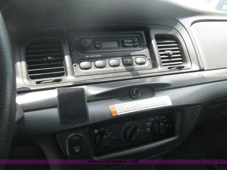 image for item A4253 2005 Ford Crown Victoria Police Interceptor