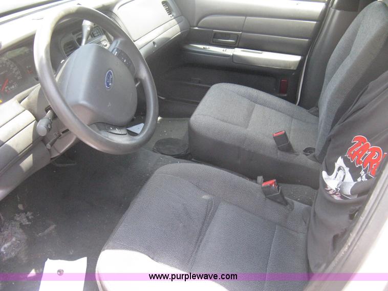 image for item A4253 2005 Ford Crown Victoria Police Interceptor