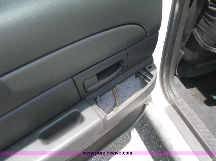 image for item A4253 2005 Ford Crown Victoria Police Interceptor